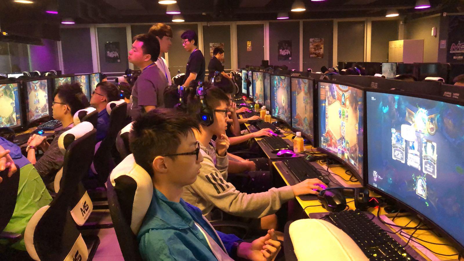 他们不能评 他们不能评